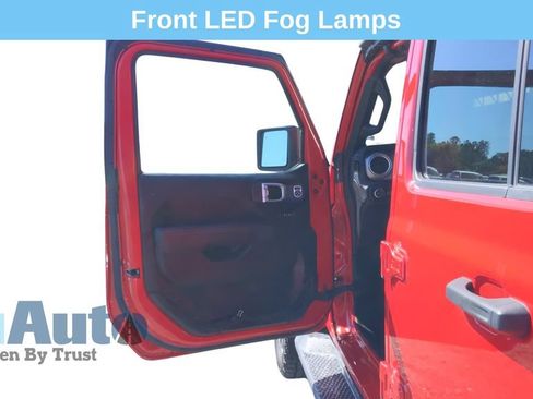 Used 2020 Jeep Wrangler Unlimited Sahara AWD/4WD image 17