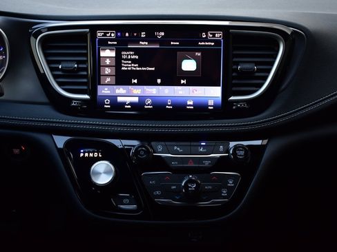 New 2026 Chrysler Pacifica Select image 32