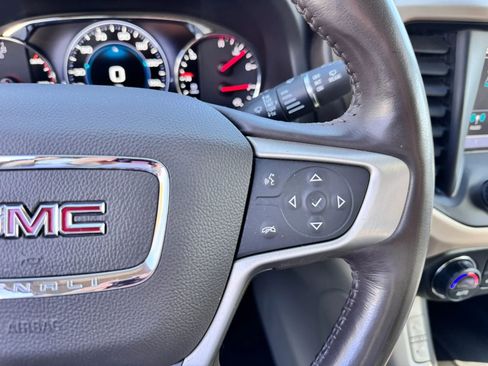 Used 2019 GMC Acadia Denali image 16