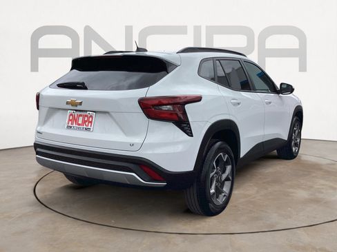 Used 2025 Chevrolet Trax LT image 12