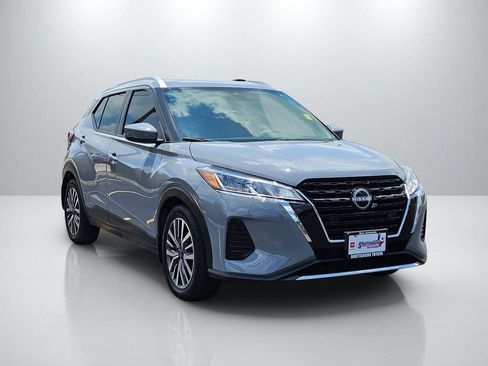 Used 2024 Nissan Kicks SV FWD image 3