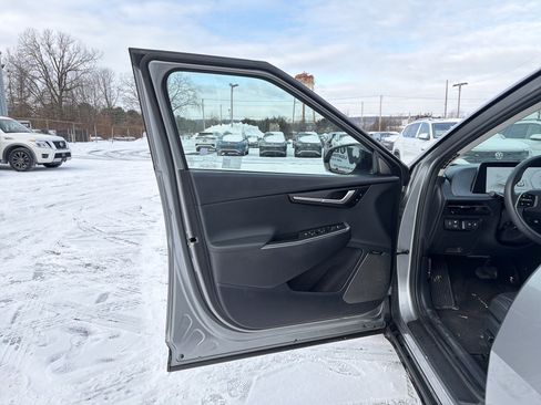 Used 2023 Kia EV6 Wind image 11