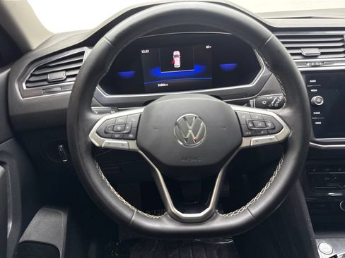 Used 2023 Volkswagen Tiguan SE w/ Panoramic Sunroof Package FWD image 59