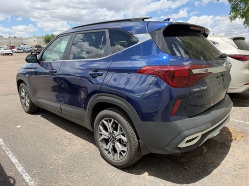 Used 2021 Kia Seltos EX AWD/4WD image 3