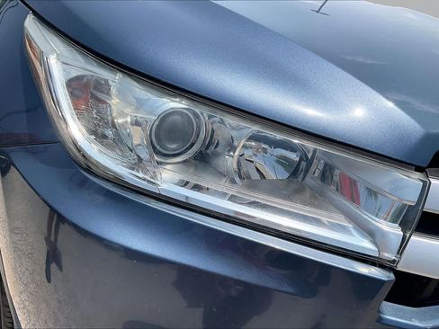 Used 2019 Toyota Highlander Plus FWD image 26