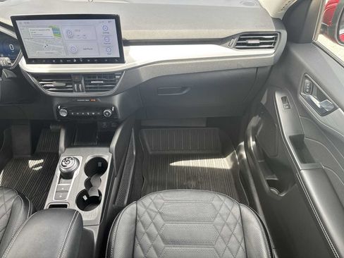 Used 2023 Ford Escape Platinum w/ Premium Technology Package AWD/4WD image 29