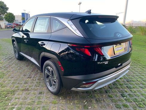 New 2026 Hyundai Tucson Blue SE image 23