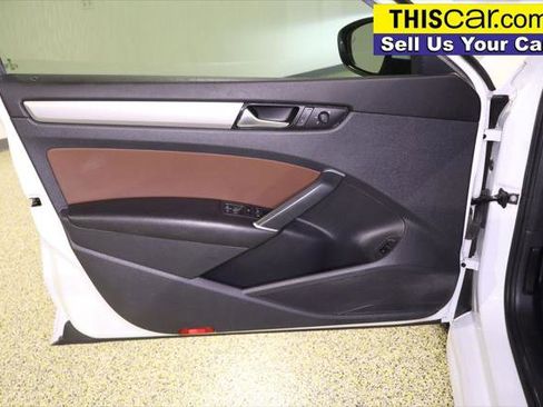 Used 2021 Volkswagen Passat 2.0T SE w/ Luggage Net & Mats Package FWD image 31