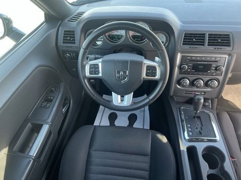 Used 2014 Dodge Challenger R/T image 29