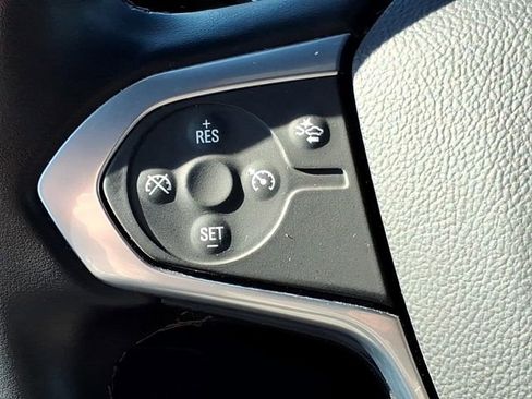 Used 2023 Chevrolet Traverse LT w/ LPO, Floor Liner Package AWD/4WD image 28