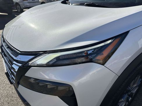 Used 2025 Nissan Rogue S image 8