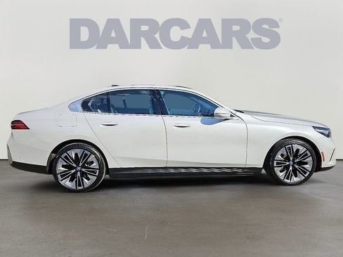 Certified 2024 BMW i5 eDrive40i w/ Premium Package image 6