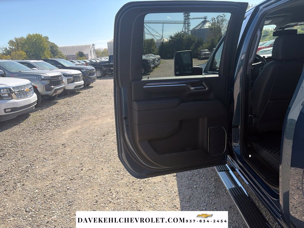 Used 2025 Chevrolet Silverado 2500 LTZ w/ LTZ Plus Package AWD/4WD image 21