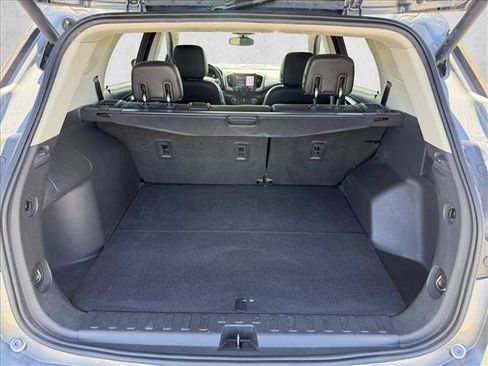 Used 2020 GMC Terrain Denali w/ Denali Premium Package FWD image 7