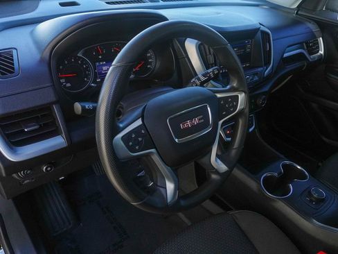 Used 2022 GMC Terrain SLE image 13