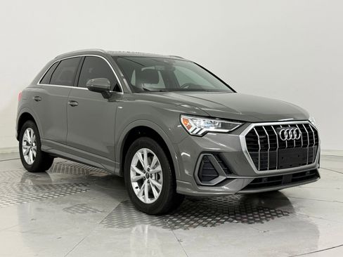 Used 2025 Audi Q3 2.0T Premium w/ Convenience Package image 7