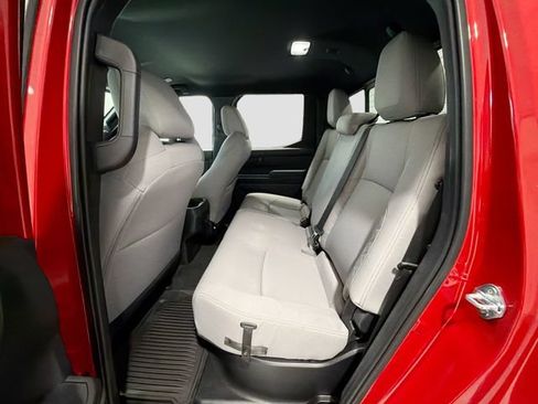 Certified 2025 Toyota Tacoma SR5 AWD/4WD image 20