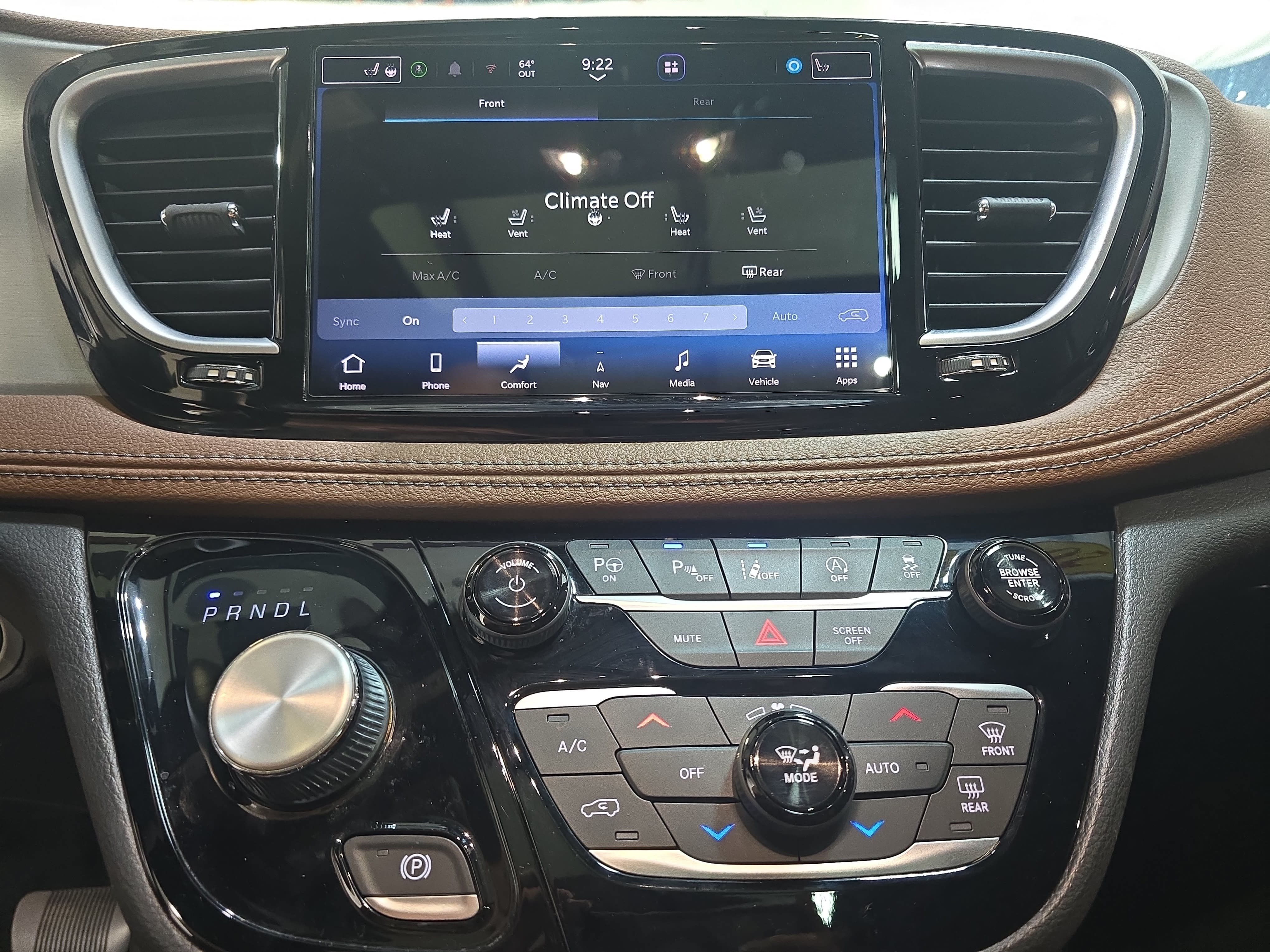 Used 2021 Chrysler Pacifica Limited w/ Uconnect Theater Family Group AWD/4WD image 21