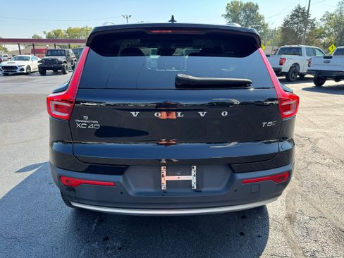 Used 2020 Volvo XC40 T5 Momentum image 6