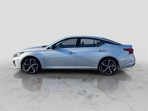 Certified 2024 Nissan Altima 2.5 SR image 4