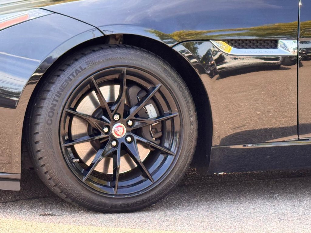Used 2020 Jaguar F-TYPE Coupe RWD image 11