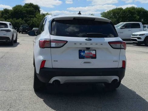 Used 2020 Ford Escape SE image 7