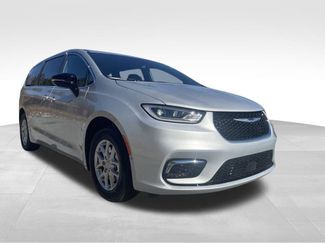 New 2026 Chrysler Pacifica Select FWD video 3