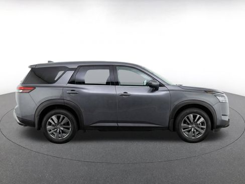 Used 2025 Nissan Pathfinder SV FWD image 10