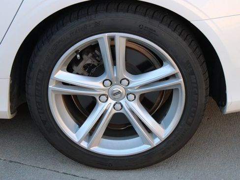 Used 2018 Volvo S90 T5 Momentum w/ Convenience Package image 29