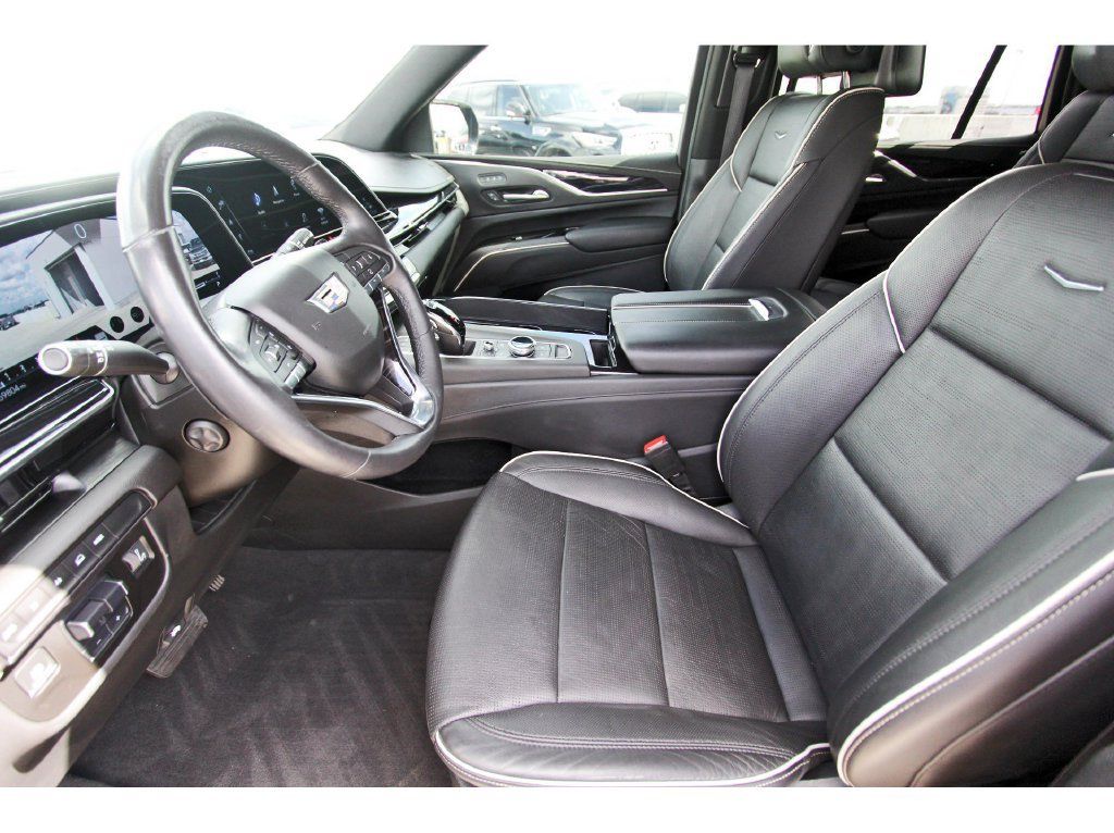 Used 2021 Cadillac Escalade Sport w/ LPO, Illumination Package AWD/4WD image 6