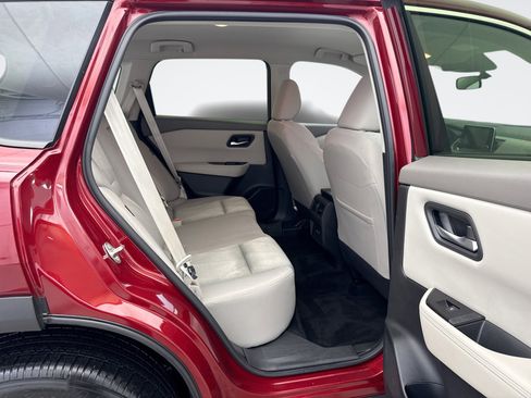 Used 2025 Nissan Rogue SV image 17