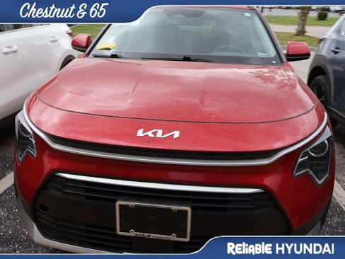 Used 2023 Kia Niro EX image 12