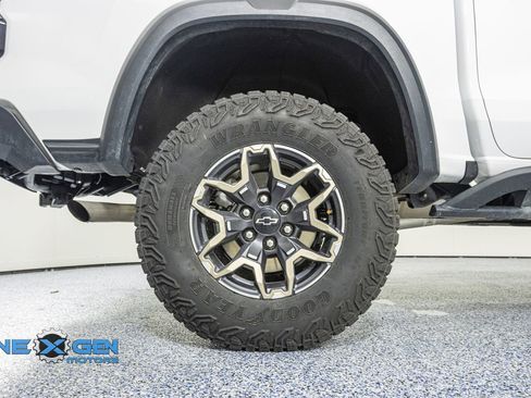 Used 2024 Chevrolet Colorado ZR2 w/ ZR2 Convenience Package III AWD/4WD image 41