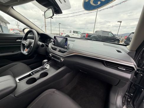 Used 2025 Nissan Altima 2.5 SV image 22