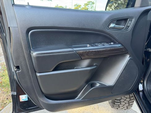 Used 2020 GMC Canyon SLE w/ Trailering Package image 38