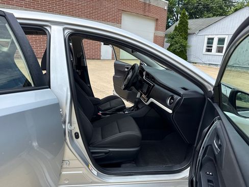 Used 2018 Toyota Corolla iM w/ All-Weather Mat Package FWD image 11