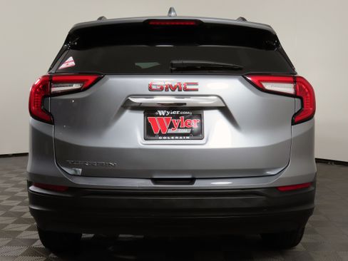 Used 2023 GMC Terrain SLE w/ Driver Convenience Package image 39