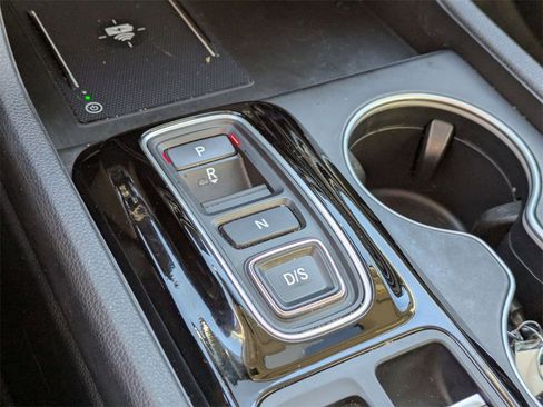 Used 2024 Honda Pilot Touring image 27