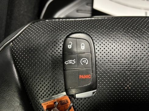 Used 2019 Chrysler 300 Limited w/ Safetytec Plus Group image 49