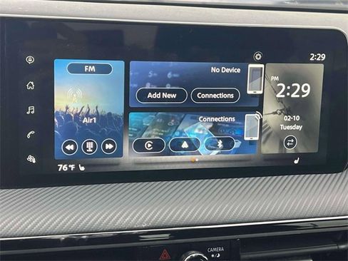 Used 2025 Nissan Kicks SR w/ SR Premium Package image 31