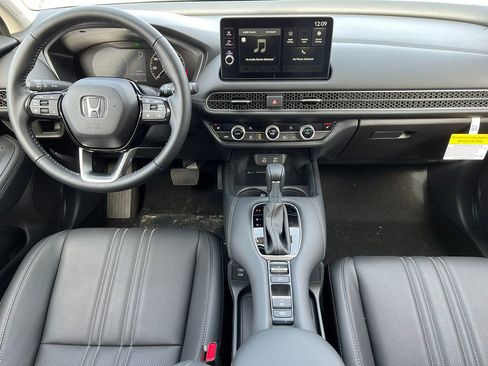 New 2026 Honda HR-V EX-L image 2