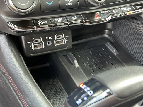 Used 2025 Dodge Durango GT AWD/4WD image 23