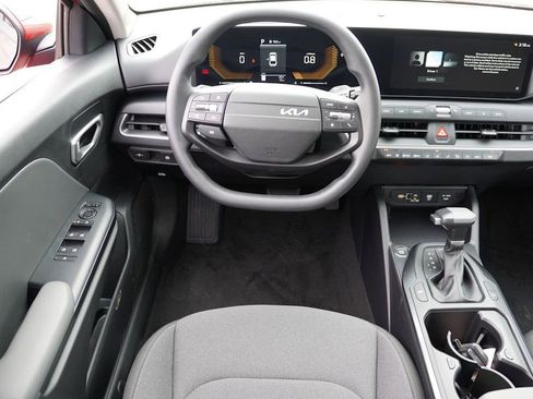 New 2025 Kia K4 LXS image 12