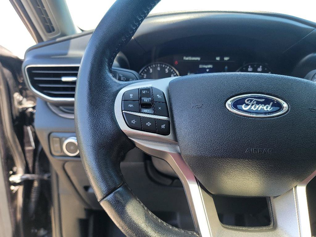 Used 2021 Ford Explorer Limited w/ Equipment Group 301A AWD/4WD image 15