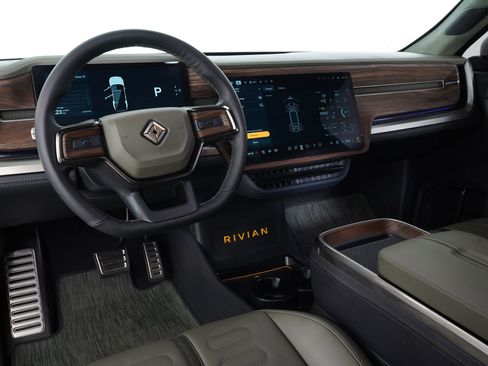 Used 2023 Rivian R1S Adventure image 17