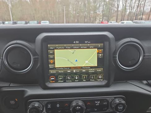 Used 2023 Jeep Wrangler Unlimited Sahara w/ Cold Weather Group AWD/4WD image 28