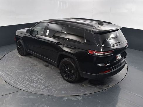 Used 2024 Jeep Grand Cherokee L Laredo image 41