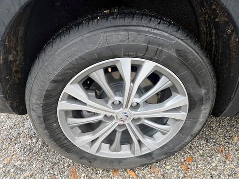 Used 2023 Buick Envision Preferred image 34