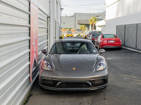Used 2018 Porsche 718 Cayman GTS image 32