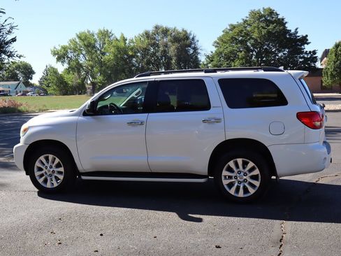 Used 2014 Toyota Sequoia Platinum RWD image 8